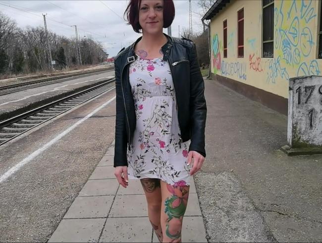 MiaSonne - I pissed in the middle of the train station