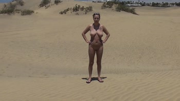 Assfuck avec pisse finale en vacances nudistes avec naturalchris