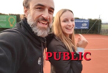 Scopata pubblica sul campo da tennis con Swiss-Love20