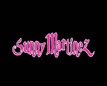 SunnyMartinez - So versaut! Squirting vorm Spiegel