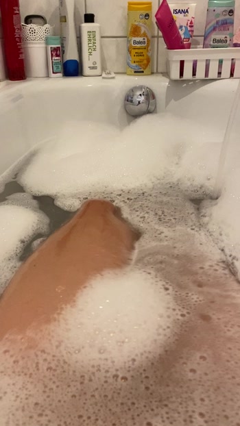 Wet games in the hot bath with SweetLena79