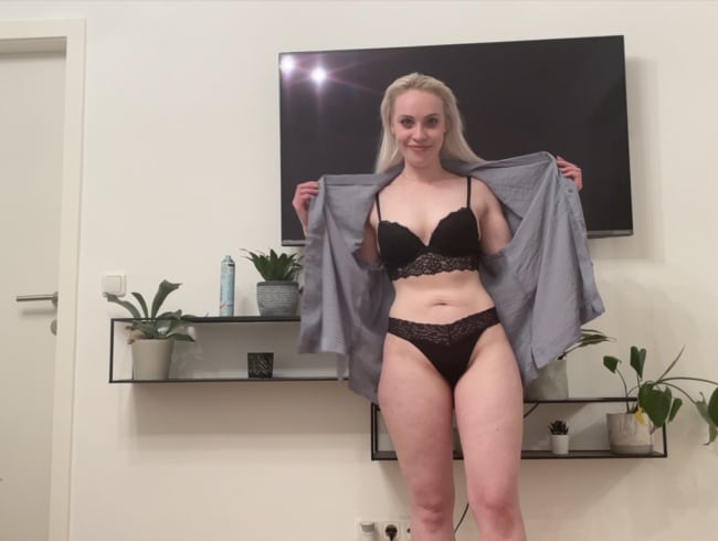 ZoeBlum: OMG! I show my boobs for the first time!