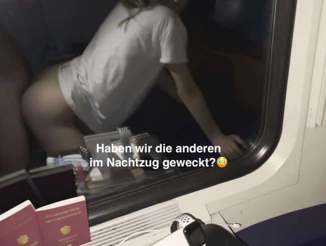 (sexyMundM) Fucked & sprayed on the night train