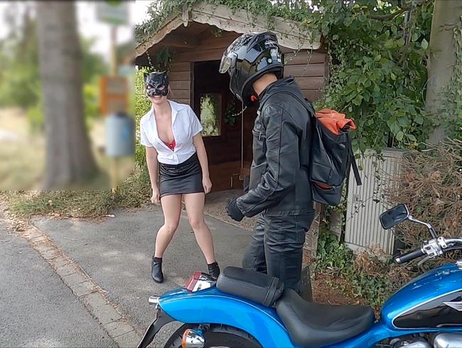 Wet Wonder - OMG!!! Motorcyclist recognizes me at Public Piss and wants to take part.