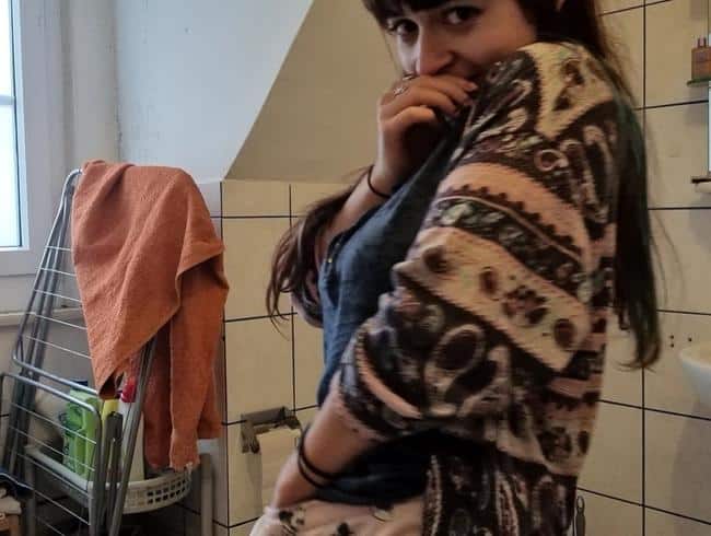 Solo fuck in someone else's bathroom @ LinaWinter