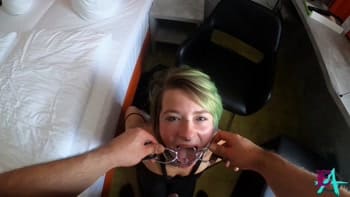 Dreckstueck-Emily - POV Benutz diesen Knebel um meinen Mund offen zu halten