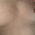 juicyjenny69 : aimeriez-vous gâter mes mignons petits seins ?
