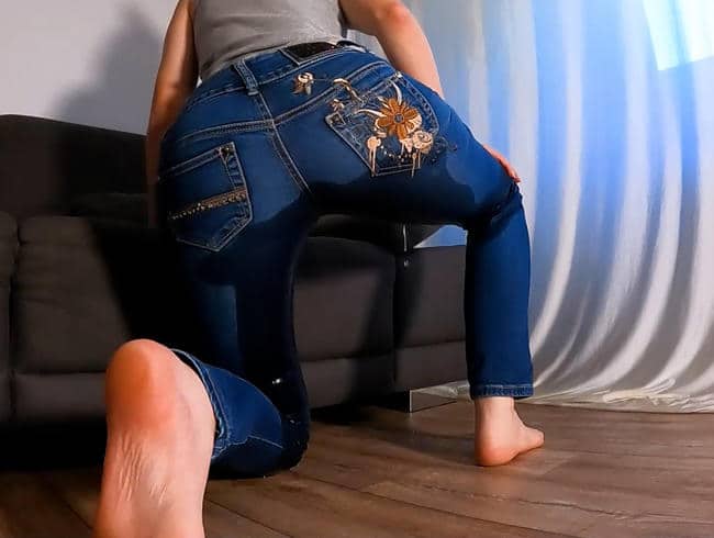 freakart - Questa pipì di jeans doveva essere proprio !!!