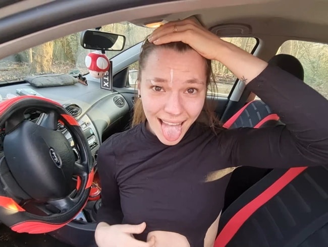 Anne-Eden - Schwanzlutschen im Auto bis zur Spermafresse