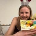 Easter bunny SweetGini brings the eggs