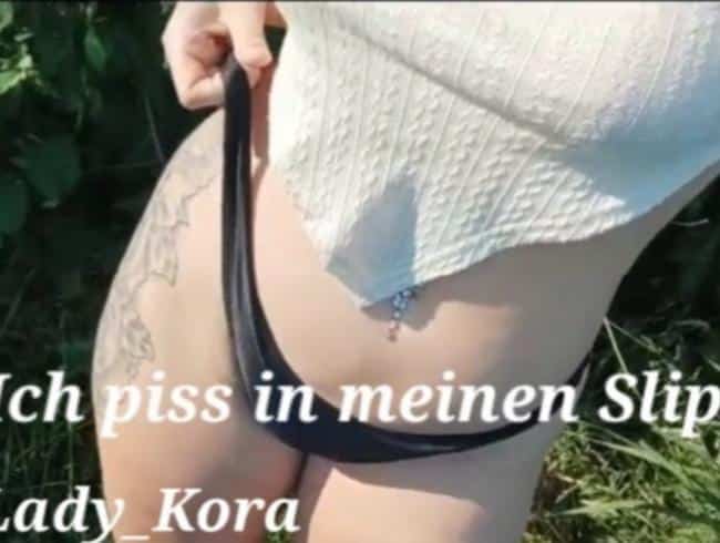 Lady-Kora - just let piss run into my panties