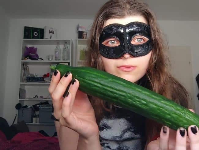 Coco-Belle - Teen girl shoves a cucumber in her cunt