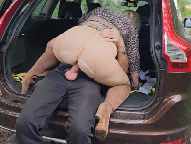 Fucking in the trunk with USER BITCH