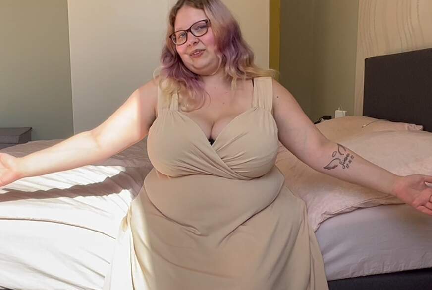 Laura BBW: Finally 18! I can finally be here ;)