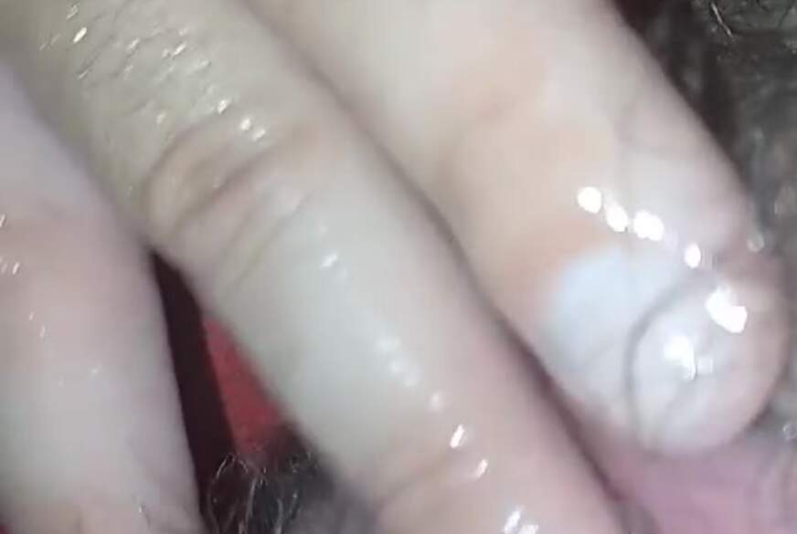 Hairy Kim: My pussy is squirting!