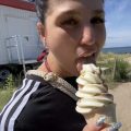 Succhiare il cazzo invece di mangiare il gelato? @KiraKane