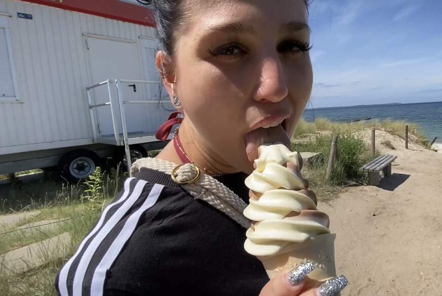 Succhiare il cazzo invece di mangiare il gelato? @KiraKane