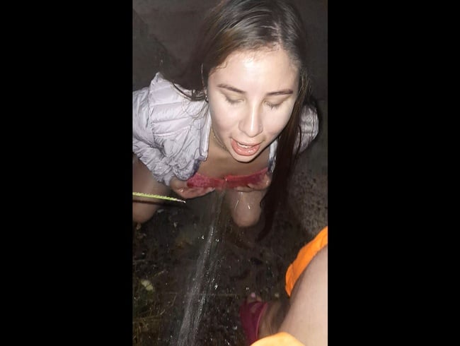Monita-Caliente: We piss on each other