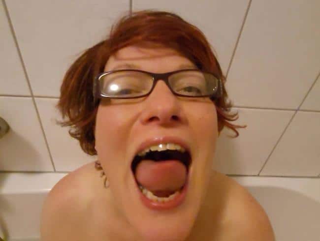 Popp Sylvie can best swallow sperm in the tub