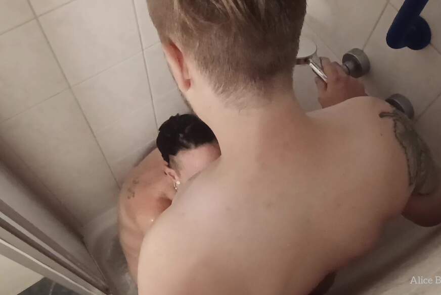 Hotel meeting with User 1 - Blowjob in the shower from LegionBitchcraft