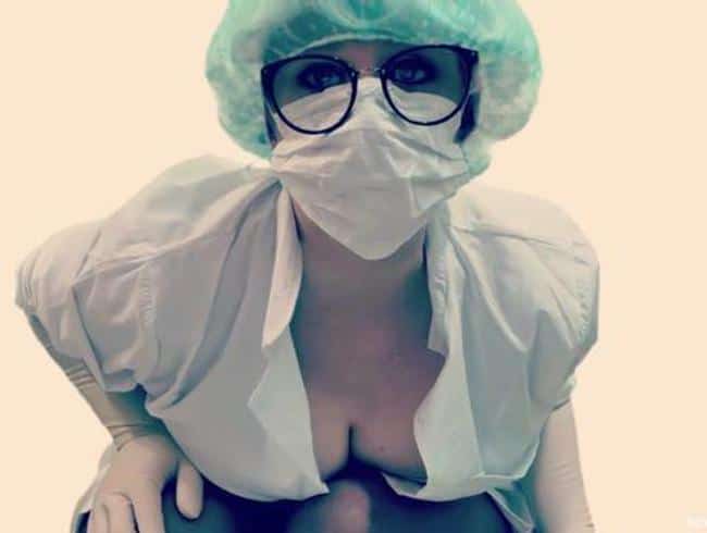sexyvenushuegel - Krankenschwesterpisse weckt Dich auf