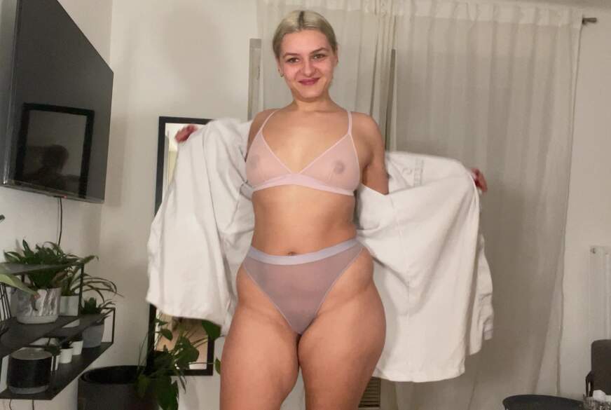 Armanda_Goldstein: La mia prima volta in lingerie