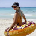 (Fiona Fuchs) Forbidden? I swim naked on the public beach