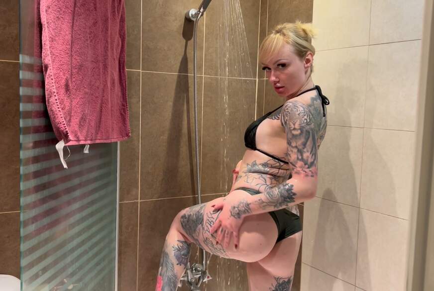 Hailey-Hope: Come on, I want to shower with you...
