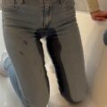 Jeans Affair - Spontaneous piss in the tub: The jeans had to believe in it again