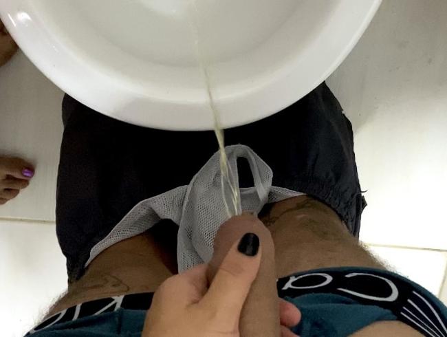 VelvetLiquid - I hold your cock while you pee...